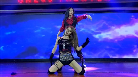 舞台设计有创意 GNZ48 洪静雯 朱怡欣《火柴梗》