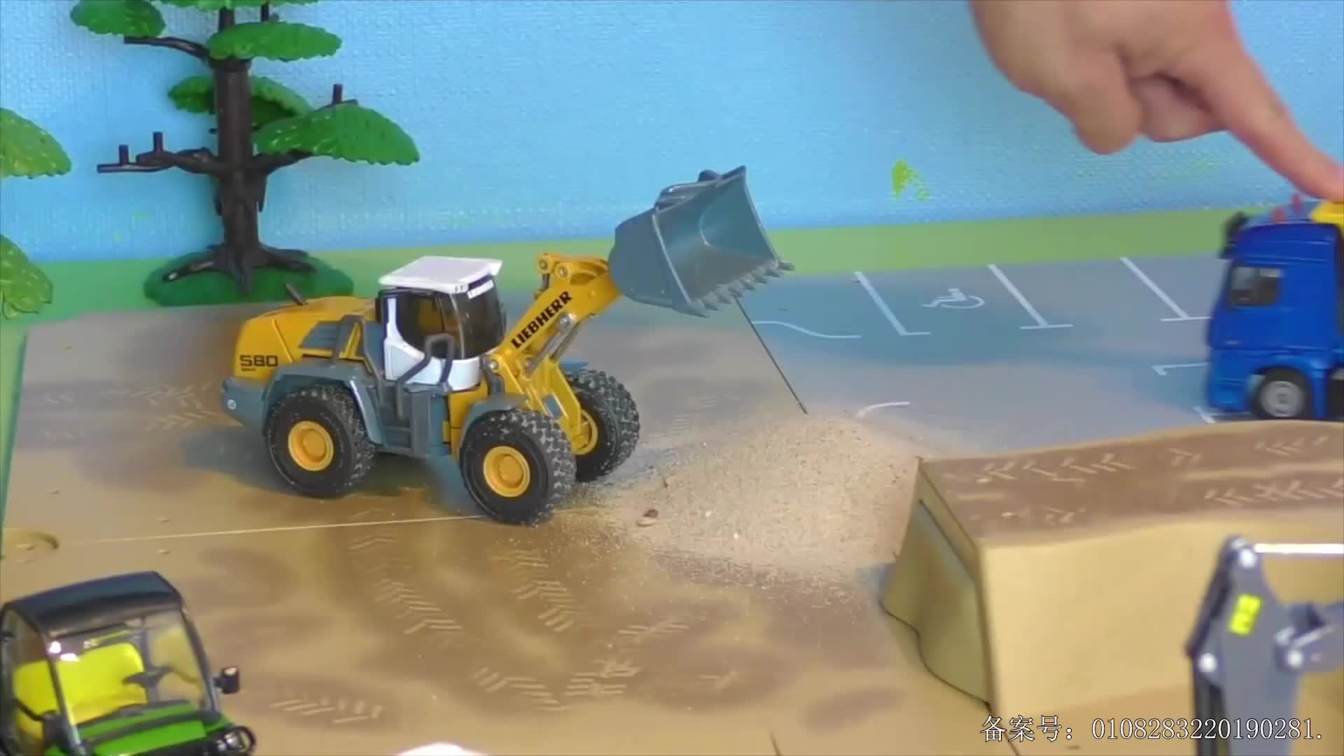 汽车世界之百变工程车 第65集视频封面图