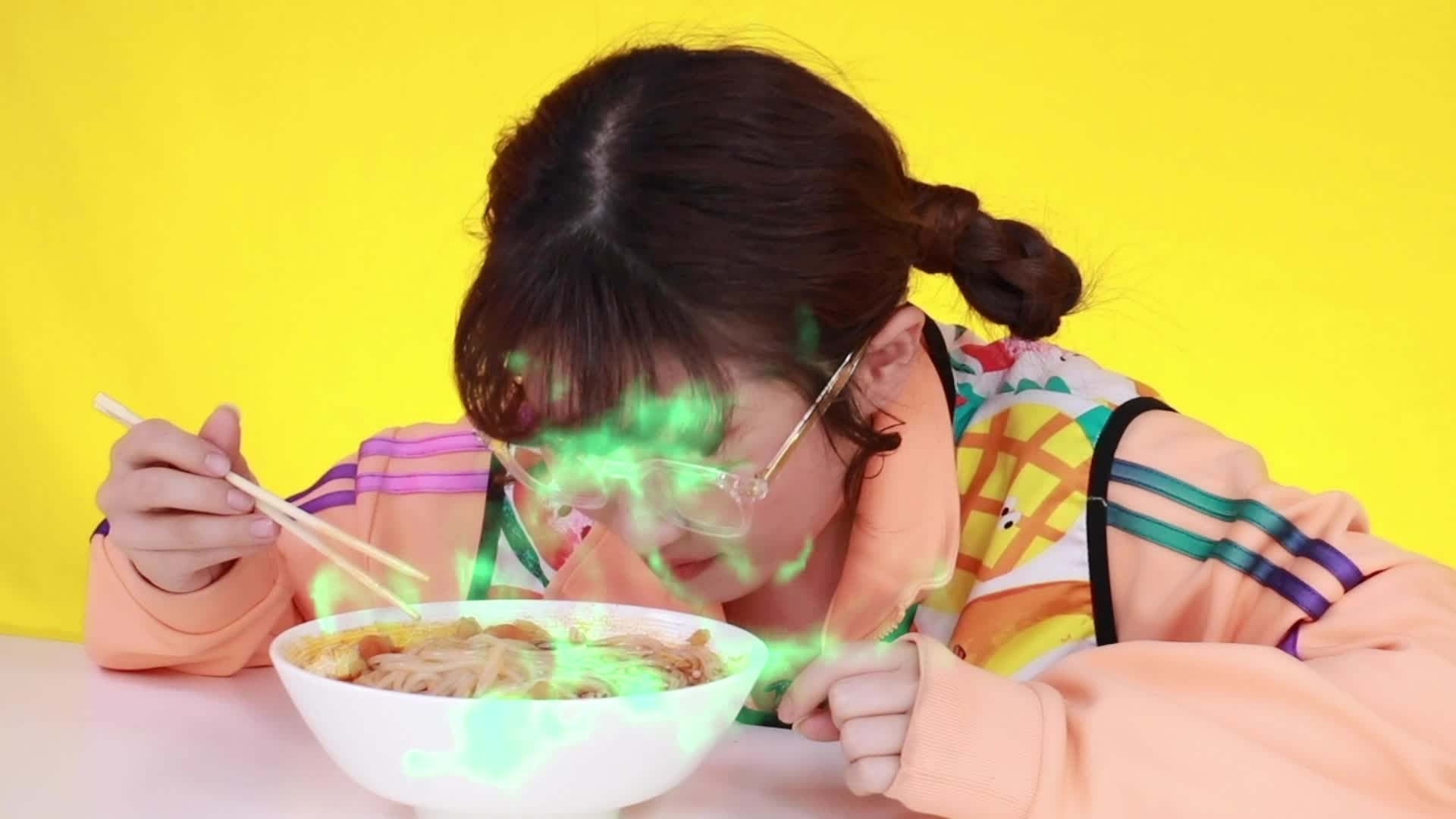 伶可家族夏天 第52集视频封面图