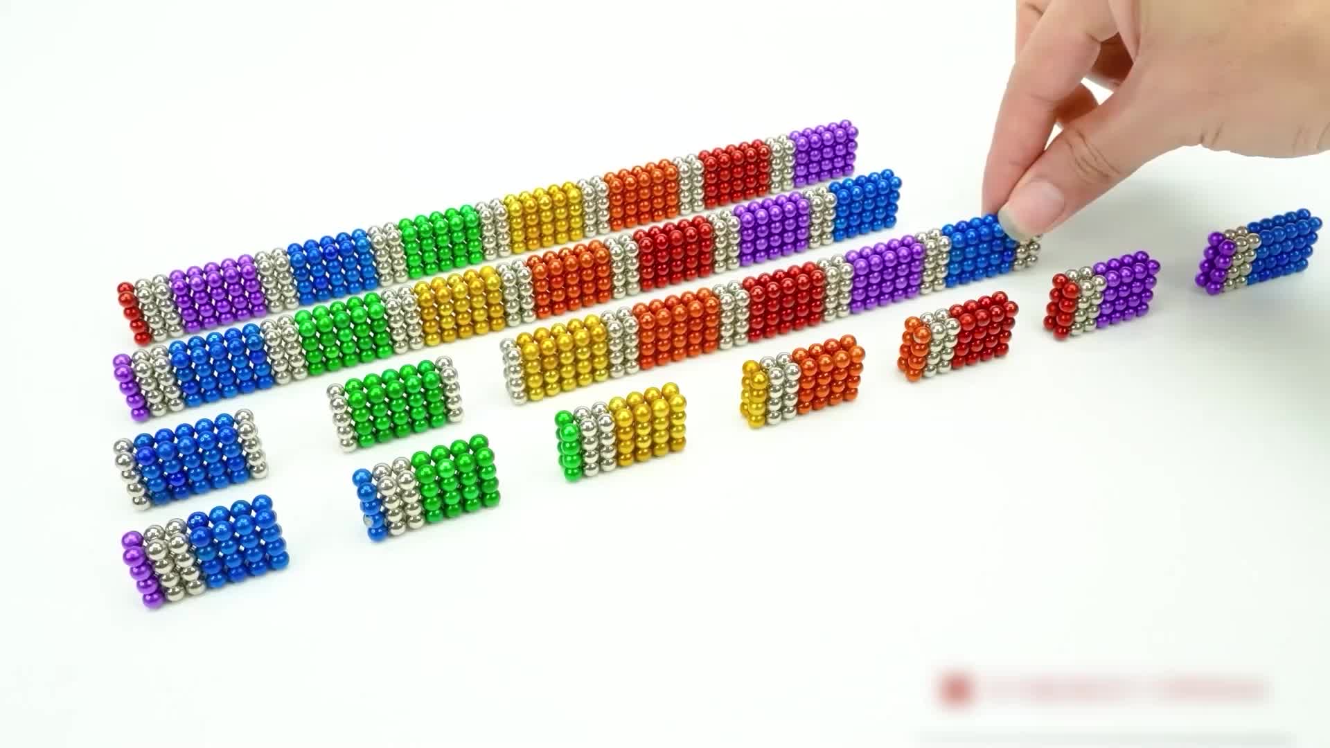 小仓鼠的磁力巴克球城堡 第52集视频封面图